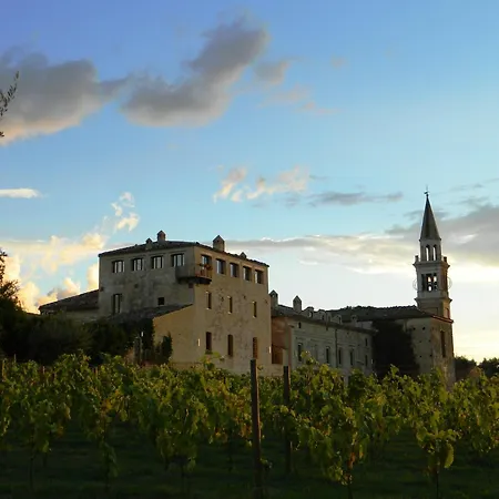 Castello Di Semivicoli 컨트리하우스
