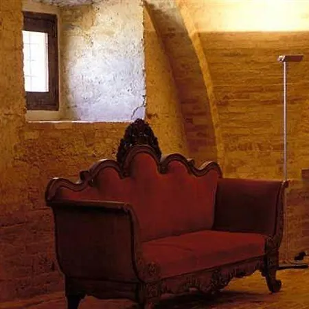 Castello Di Semivicoli 컨트리하우스