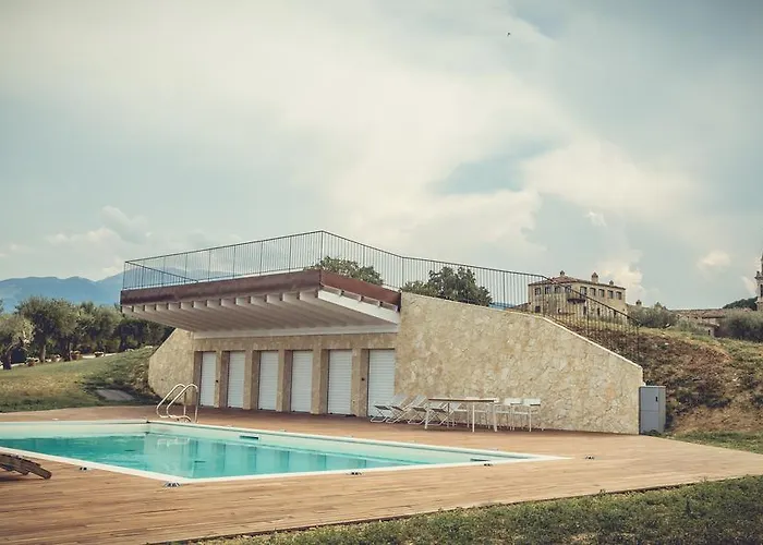 Castello Di Semivicoli 컨트리하우스 *